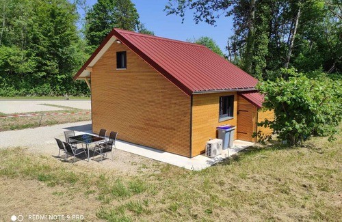 Pont-de-Poitte Ski Chalet | Idyllic Le Coin de Pêche Chalet with Spa & Lake Views