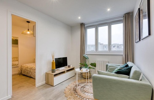 Bobigny Apartment | Modern Apartment for 4 at Le Colbert - Family Friendly Stay