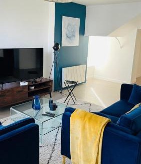 Collonges-au-Mont-d'Or Apartment | Le Collonges - Spacieux Pied à Terre proche Lyon