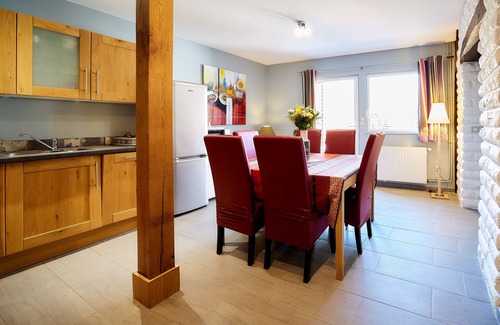 Le Hanouard House | Relax at Le Colvert: Private Jacuzzi & Sauna Retreat