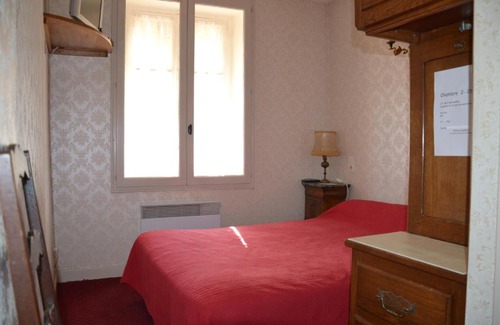 Bulgneville Hotel | Pet Friendly Retreat at Le Commerce: Family-Friendly Amenities