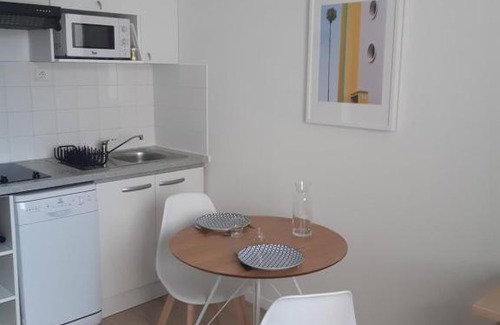 Saint-Jean Apartment | Convenient Comfort Near Clinique de l'Union with WIFI