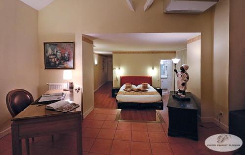 Condom Hotel | Discover Oceanfront Comfort at Le Continental Hotel