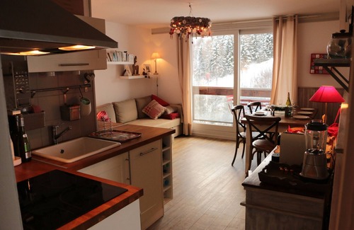 Le Corbier Apartment | Guest Rated 9.8: Le Corbier 2-Bedroom Apartment Retreat
