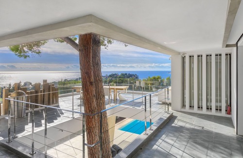 Cassis Villa | Experience Le Corbusier's Panoramic Oceanfront Villa