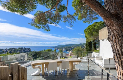 Cassis Villa | Experience Le Corbusier's Panoramic Oceanfront Villa