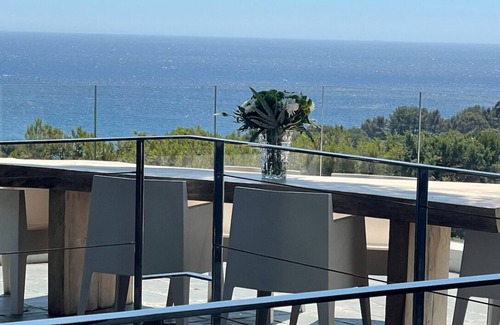 Cassis Villa | Experience Le Corbusier's Panoramic Oceanfront Villa