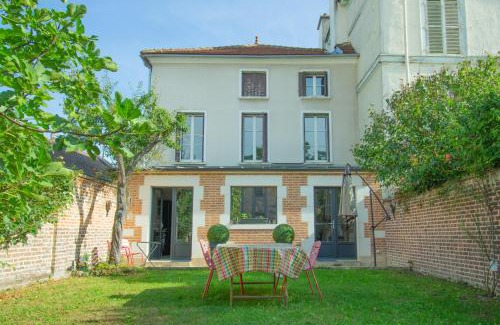 Old Town House | Experience Le Cordelier: Riverside Retreat with Ocean Views