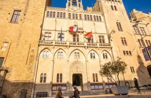 Maraussan Apartment | Ideal Getaway at Le Cosy, Steps from Downtown Attractions