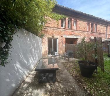 Grisolles Apartment | Cozy Balat Biel with Garden & Family-Friendly Amenities