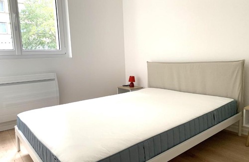 Reims Apartment | Cozy Stay at Le Cosy Jean Jaurès - Pet and Child Friendly