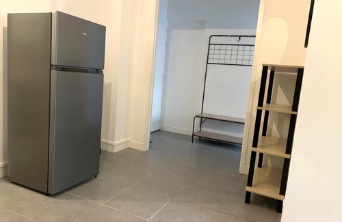 Reims Apartment | Cozy Stay at Le Cosy Jean Jaurès - Pet and Child Friendly
