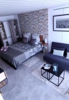Route d'Arles Apartment | Discover Le Cosy: Family-Friendly Stay Near Train Station