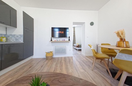 Bas-Vernet Apartment | Cozy Le CosyCatala: Perfect for Families with WiFi