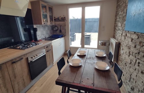 Saint-Jean-la-Poterie House | Le Cottage de Flore - Piscine Intérieur Chauffée