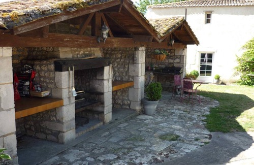 Saint-Romain-de-Benet House | Le cottage - family gîte for 9 between countryside and ocean