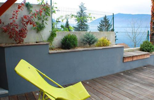 Veyrier-du-Lac Ski Chalet | Scenic Le Cottage de Veyrier with Lake Views & Family-Friendly Amenities