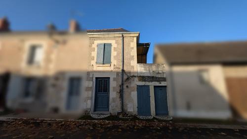L'Ile-Bouchard House | Cozy Le Cottage et la Tiny des Cartes - Pet-Friendly Retreat