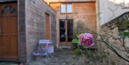 L'Ile-Bouchard House | Cozy Le Cottage et la Tiny des Cartes - Pet-Friendly Retreat