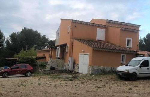Lambesc Villa | Pet-Friendly Retreat with Pool at Le Coussou