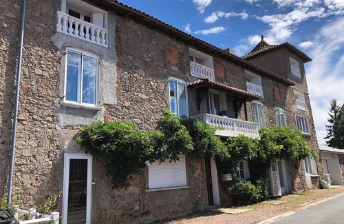 Vezins House | Relax at Le Couvent des Cordelières with Spa & Jacuzzi