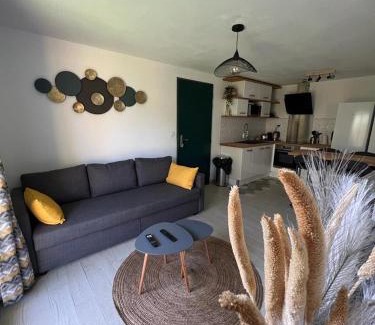 Toulouse North Apartment | Le Cozen: Family-Friendly Stay with Garden & Parking