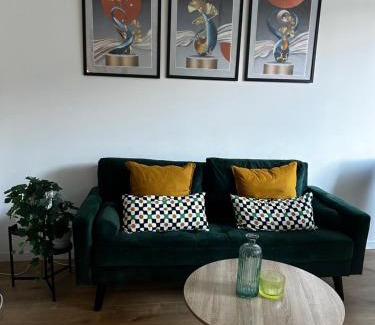 Melun Apartment | Charming Child-Friendly Getaway: Cozy Home with 9/10 Score