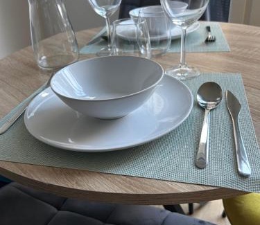 Melun Apartment | Charming Child-Friendly Getaway: Cozy Home with 9/10 Score