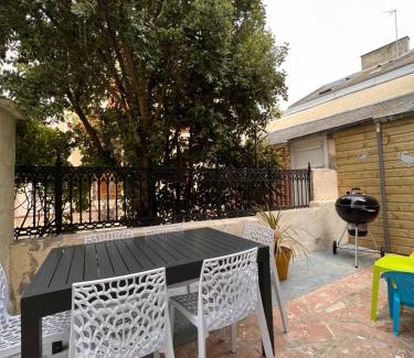 Grandcamp-Maisy House | Experience Family-Friendly Comfort at Le Crabe Vert Hotel