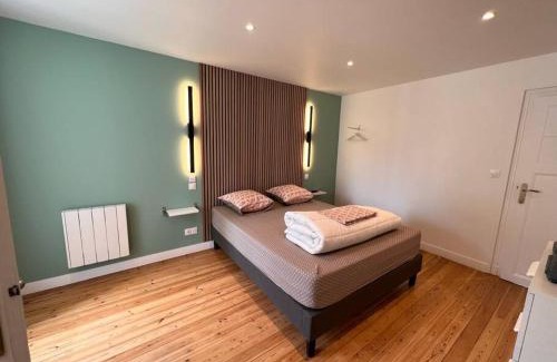 Grandcamp-Maisy House | Experience Family-Friendly Comfort at Le Crabe Vert Hotel
