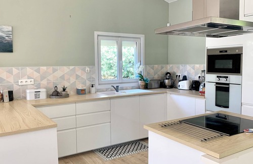 Le Cres Villa | Le Crès, villa with swimming pool, quiet, ideally located, residential area
