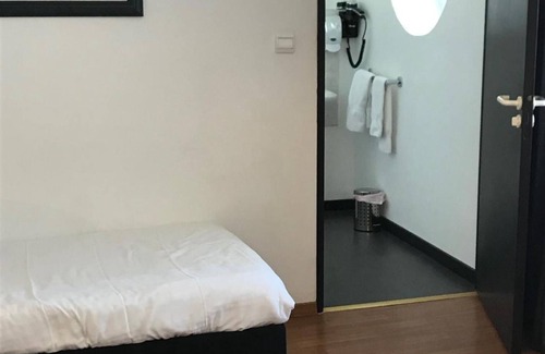 Le Creusot Hotel | Discover Le Creusot Hôtel: Family-Friendly with Spa & Dining