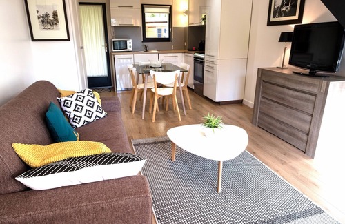 Apremont Cottage | Charming Cottage at Le Criollo near Chantilly Polo Club