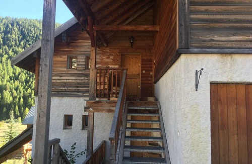 Nevache Ski Chalet | Pet-Friendly Le Cubèt: Rated 9.6 with Pool & Kitchen