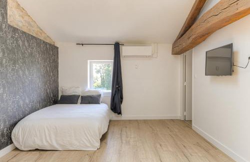 Loyettes Apartment | Discover Le Düsseldorf - Cozy Apartments with Dining Options