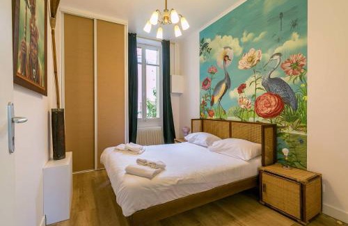 Faubourg North Apartment | Retro Escape at Le DAILY PAINTING with Spa and Hot Tub