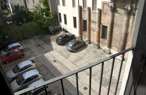 Vicenza Apartment | Pet-Friendly Retreat at Le Dimore del Conte - Rated 10/10