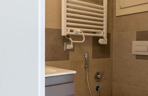 Montescaglioso House | Cozy Retreat at Le Dimore In Centro with Hot Tub & Breakfast