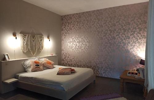 Leran Bed & Breakfast | Discover Le Dinanga: Oceanfront Stay with Pool Access