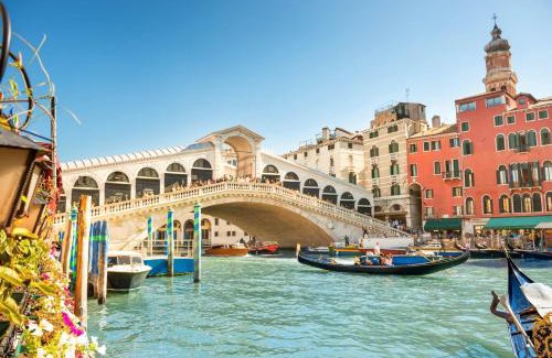 Urbana Apartment | Discover Le Dolci Mura Montagnana with Pet-Friendly Amenities