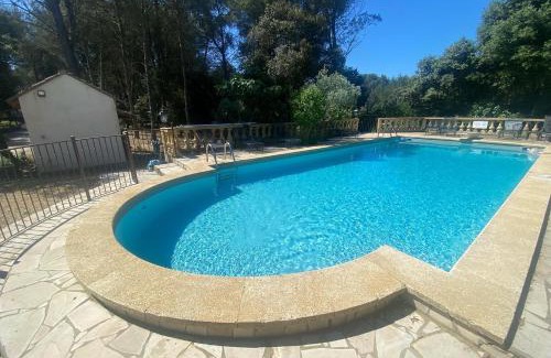 Grans House | Idyllic Le Domaine d'Alèzen: Oceanfront Retreat Awaits