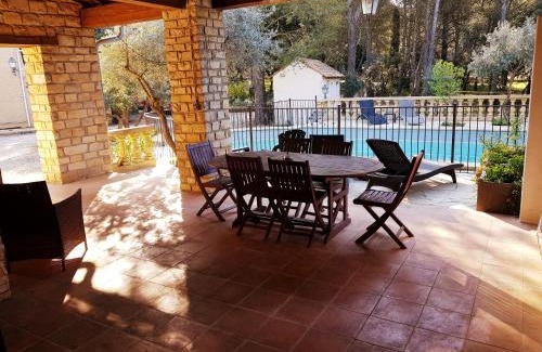 Grans House | Idyllic Le Domaine d'Alèzen: Oceanfront Retreat Awaits