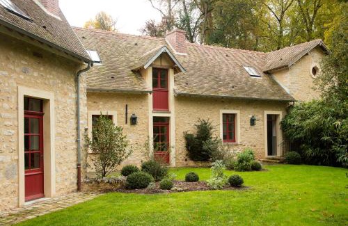 Courances House | Discover Le Domaine de Courances - Historic Oceanfront Retreat