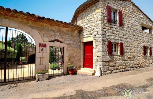 Saint-Maurice-d'Ibie House | Gite les Vignes - Pet Friendly Oceanfront Retreat