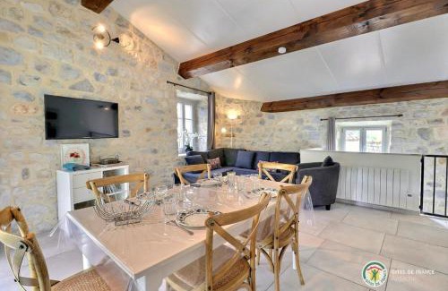 Saint-Maurice-d'Ibie House | Gite les Vignes - Pet Friendly Oceanfront Retreat