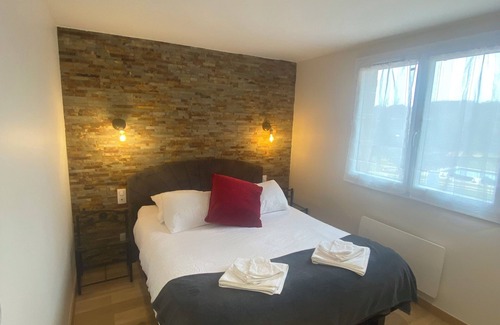 Gramat House | Top-Rated Stay at Le Domaine du Gravier with Pool & Dining