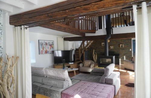 Bailleau-l'Eveque Bed & Breakfast | Experience Oceanfront Bliss at Le Domaine du Moulin 28