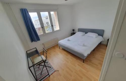 Jouvence Apartment | Cozy Le Drapeau: Ideal Balcony Apartment for 2 Guests