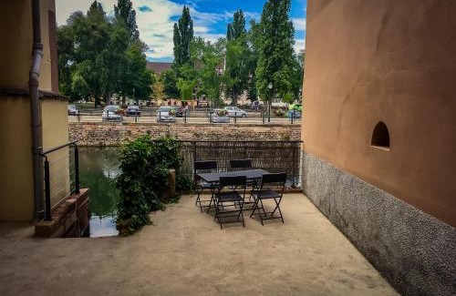 Petite-France Apartment | Top-Rated Le Dunant: Family-Friendly with Kitchen Access