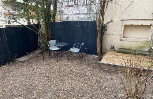 Louviers Apartment | Discover Le Duplex: Pet-Friendly Retreat with Great Ratings
